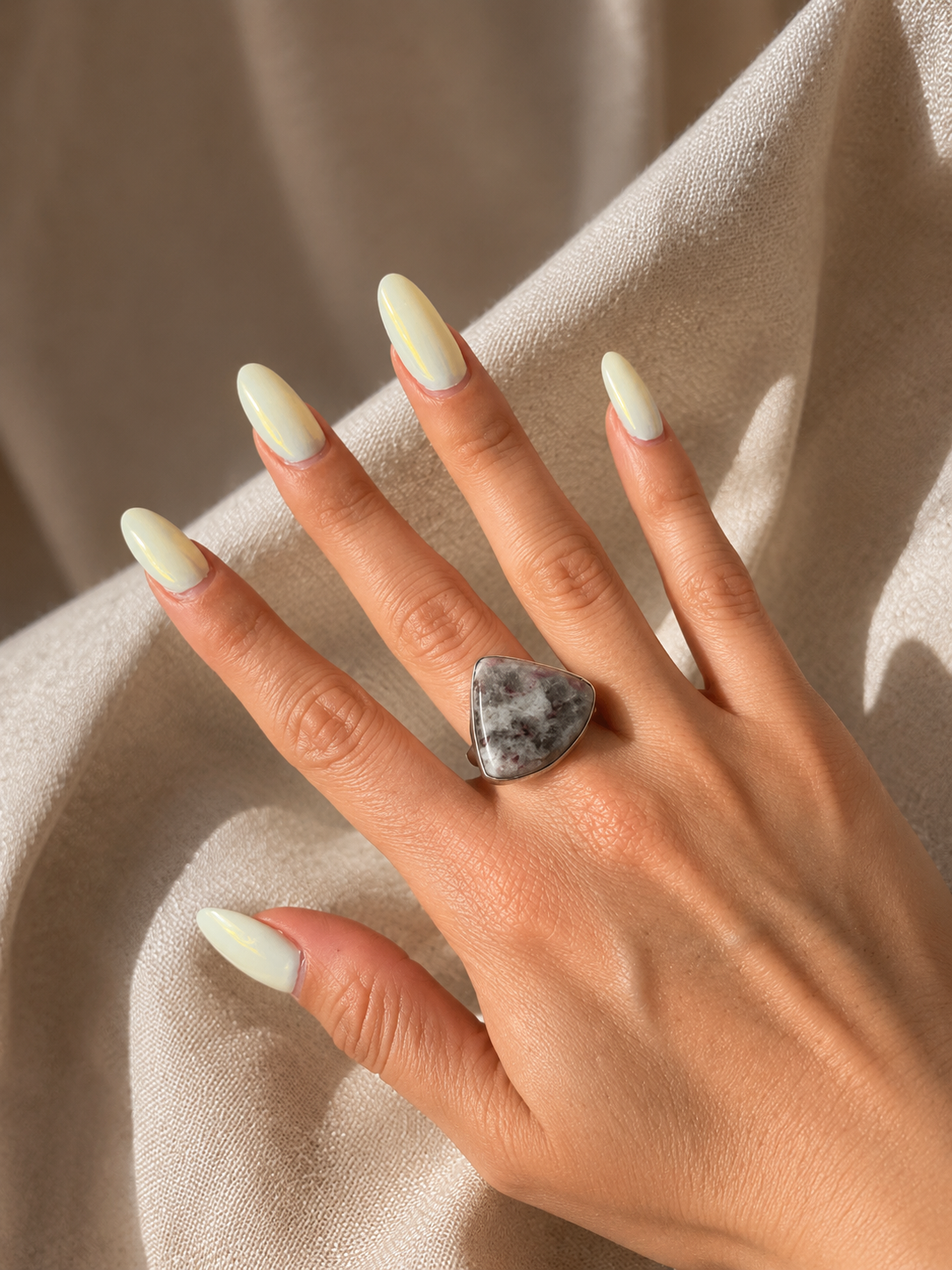 Moonstone silver ring (GL-0014)