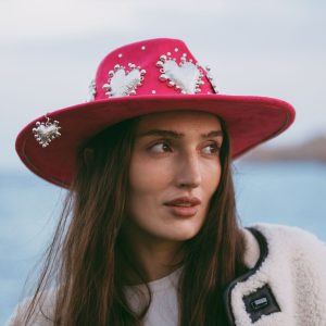 Fedora Barbie Corazon